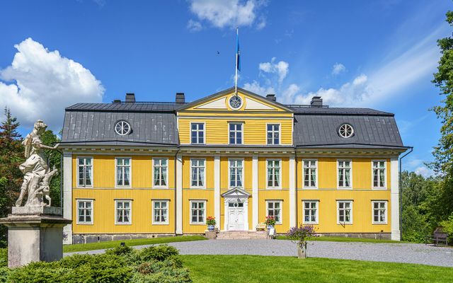 Mustio Castle