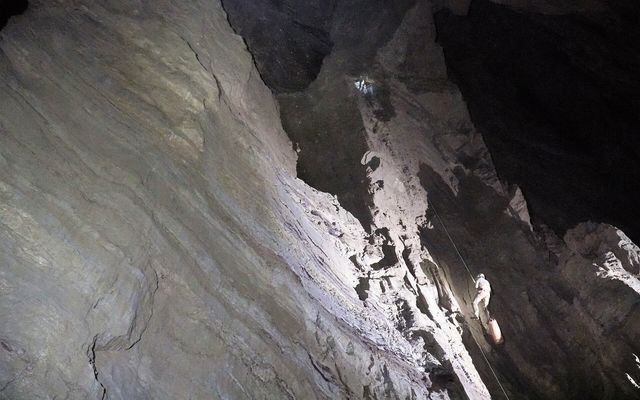 Veryovkina Cave