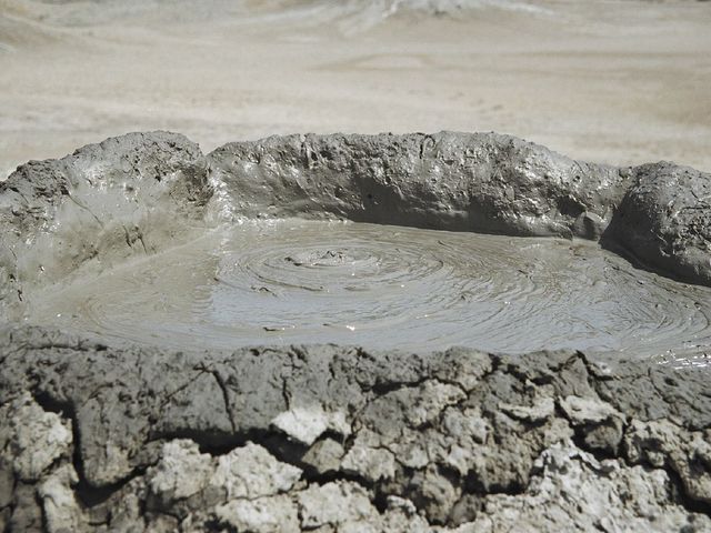 Lökbatan Mud Volcano