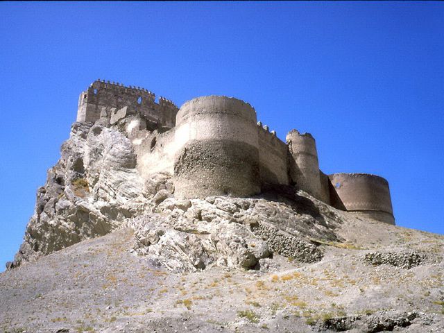 Hoşap Castle