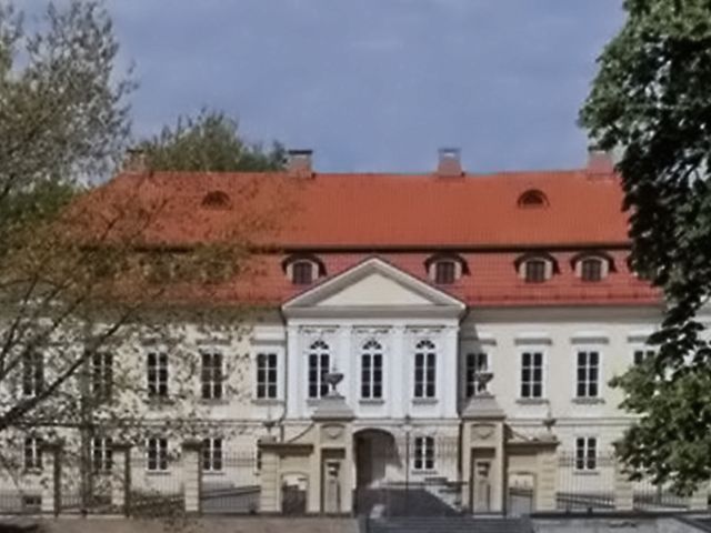 Palace and park complex of Valovich