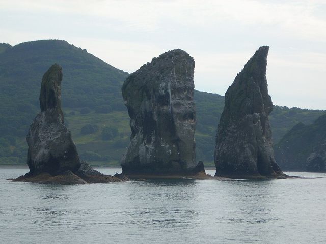 Tri Brata