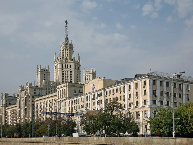 Kotelnicheskaya Embankment Building