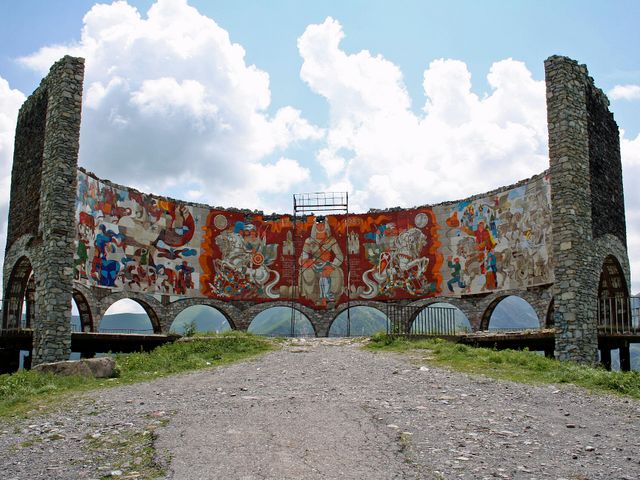Russia–Georgia Friendship Monument