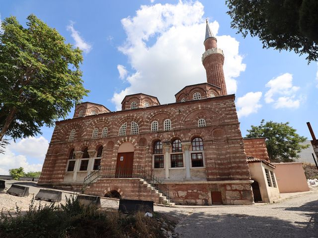 Molla Gürani Mosque