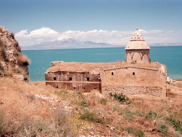Ktuts monastery