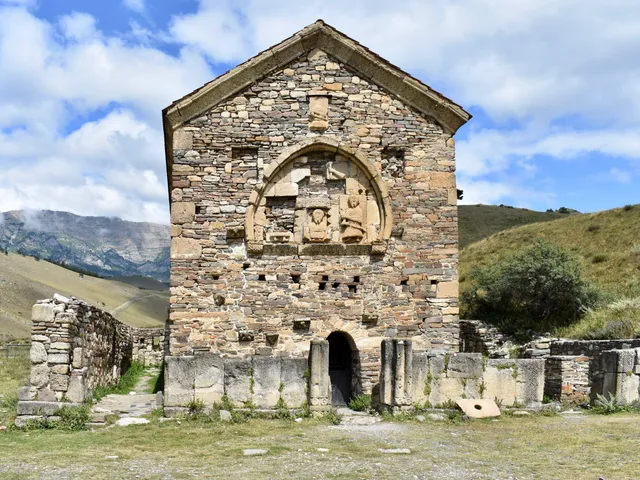 Tkhaba-Yerdy Church