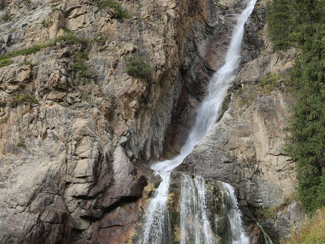 Burhan-bulak falls