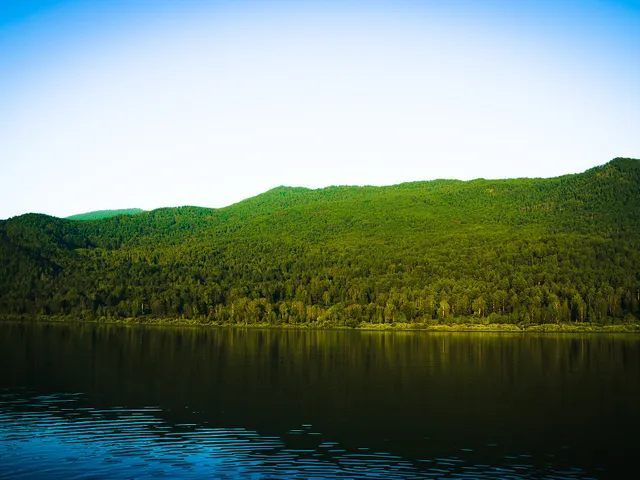 Manzherokskoye Lake
