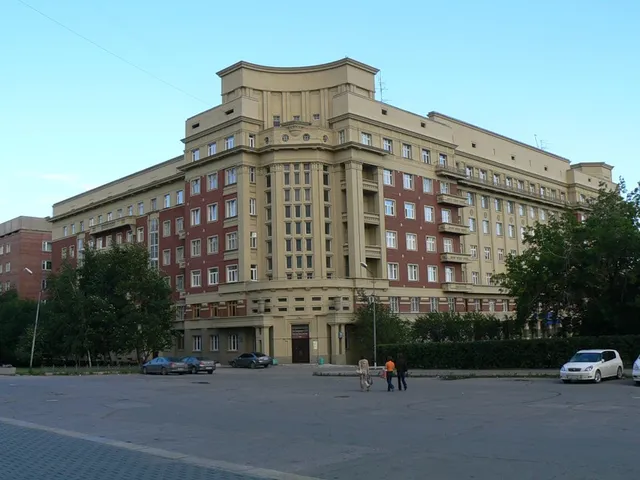 100-flat building