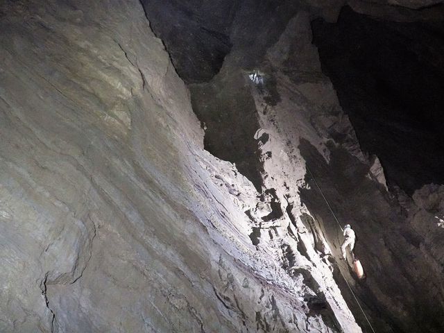 Veryovkina Cave