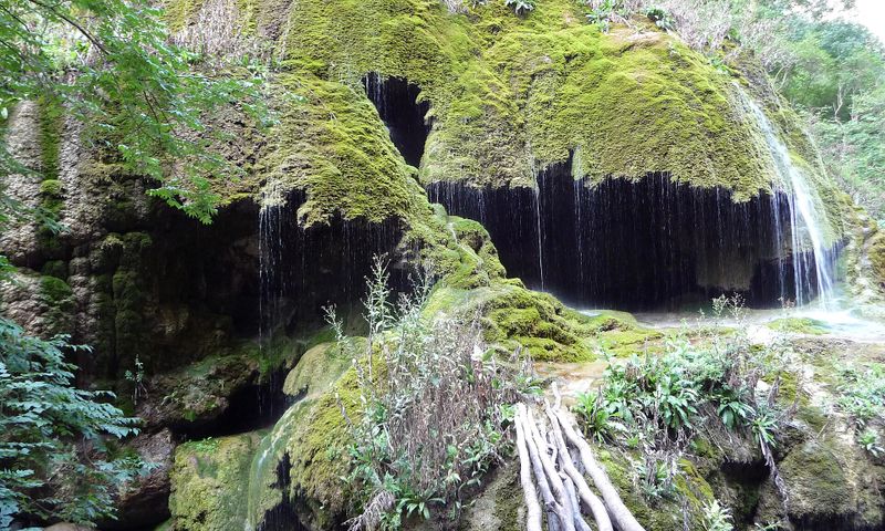 Çətir waterfall
